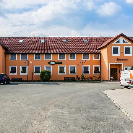 Hotel U Jezera Velky Osek Экстерьер фото