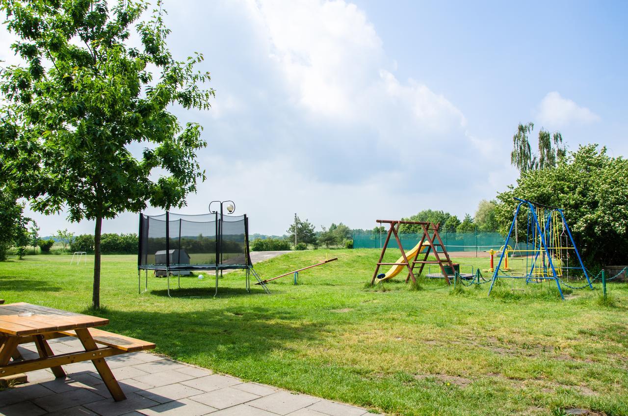 Hotel U Jezera Velky Osek Экстерьер фото